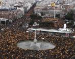 Manifestaciones contra el gobierno de Pedro Sánchez en la Plaza Colón, en Madrid. Según los promotores, en total protestaron 200.000 personas, aunque las autoridades reportaron 45.000. FOTO AFP