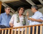 De izq. a der. Gonzalo Restrepo, negociador del Gobierno; “Pastor Alape”, negociador de las Farc, y Rafael Pardo, alto consejero para el Posconflicto. FOTO Esteban Vanegas, enviado especial a Briceño