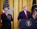 Donald Trump lanza su plan de Paz para Medio Oriente junto a Benjamin Netanyahu. Foto: AFP