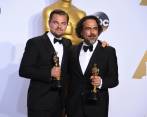 Después de cuatro nominaciones Leonardo DiCaprio consiguió su primer premio Óscar. FOTO AP