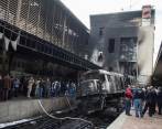 ista de los daños en uno de los andenes de la estación de tren central en El Cairo (Egipto) tras un incendio, este miércoles. Foto: EFE