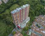 Soluciones Civiles asegura que ha construido más de 150 proyectos de vivienda. Entre ellos está Atalaya de La Mota (foto), hoy evacuado preventivamente. FOTO JOSÉ LUIS arango