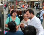 Jesús Aníbal camina el centro en campaña a la Alcaldía de Medellín. Foto: Cortesía campaña.