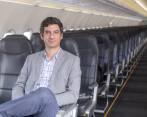 Félix Antelo, presidente y CEO del Grupo Viva Air, dijo que el primer vuelo internacional tras el cese de actividades por la covid-19, sale desde Medellín, pasa por Cartagena y termina en Miami. FOTO CORTESÍA