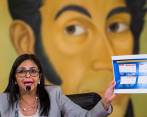 La canciller venezolana, Delcy Rodríguez calificó este miércoles de “absolutamente mentira” lo que mostró CNN en Español sobre una supuesta red de venta de pasaportes venezolanos a ciudadanos de Oriente Medio y aseguró que la fuente de la investigación de ese trabajo, Misael López, es un “delincuente” FOTO EFE