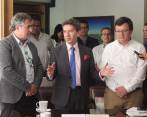 De izquierda a derecha, Javier Parra Bedoya, el gobernador Luis Pérez y Carlos Mario Zuluaga. FOTO cortesía