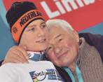 El deportista Mathieu van der Poel publicó esta foto en su cuenta de Facebook, en la que aparece con su abuelo y leyenda del Tour de Francia, Raymond Poulidor. FOTO TOMADA DEL PERFIL DE FACEBOOK