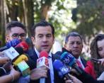 El senador Rodrigo Lara a la salida del encuentro con el presidente Iván Duque, en el que habrían acordado presentar de forma conjunta la reforma tributaria, entre otros proyectos. FOTO Colprensa