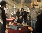 Ken Biller (buzo negro) dirigió algunos capítulos de Genius: Picasso. También escribió e hizo producción. FOTO colprensa
