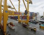 Las exportaciones colombianas a marzo cayeron un 8,7 % y mientras que las importaciones se contrajeron un 5,3 %, según el Dane. Foto Colprensa