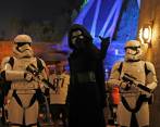 Las tropas de asalto y Kylo Ren están presentes en esta atracción. FOTO Reuters