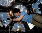 Desde la ISS un astronauta puede ver unos 15 amaneceres y atardeceres por día. 
