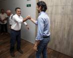 Encuentros con el gobernador electo, Aníbal Gaviria, y el saliente alcalde, Federico Gutiérrez, transcurrió el primer día de Daniel Quintero como alcalde electo de Medellín. FOTOS Esteban Vanegas y Alcaldía de Medellín