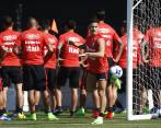 Alexis Sánchez, referente chileno, se recupera de una molestia sufrida con Arsenal. Estaría en el duelo ante los gauchos. FOTO efe