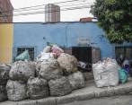En Miranda, inmediaciones del Jardín Botánico, también hay varias viviendas usadas como bodegas. FOTO MANUEL SALDARRIAGA