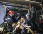 Rishi Khanal estuvo atrapado durante 82 horas luego del terremoto del sábado. FOTO AFP