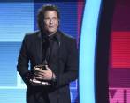 Carlos Vives recibió el galardón de Grabación del año y Canción del año por La bicicleta. FOTO AP