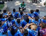 En la imagen, el técnico Deivy Mejía y sus pupilos del equipo La Nubia, tricampeón del babyfútbol. FOTO jaime pérez