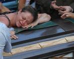 La entidad informó que “54 de estos cuerpos ya han sido entregados, 45 enviados a Salgar y 9 a diferentes municipios del país”. FOTO RÓBINSON SÁENZ