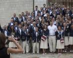 Parte de la reducida delegación rusa que fue despedida ayer por el presidente Vladímir Putin. FOTO AP
