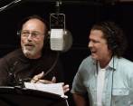 Carlos Vives y Rubén Blades durante la grabación del tema. FOTO Cortesía