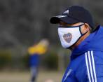 El técnico Miguel Ángel Russo fue uno de los primeros en dejar las instalaciones, tras el anuncio del contagio masivo. FOTO TOMADA @BOCAJUNIORS
