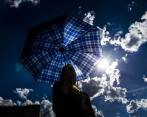 Medellín, este mes, ha tenido temperaturas superiores a 32 grados centígrados. La radicación por esta época es la más nociva para el cuerpo. Se recomienda usar bloqueador solar. FOTO Jaime Pérez