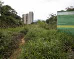 En este lote de Ditaires se construirá la nueva sede. De acuerdo con el alcalde Escobar, con esta obra se buscará aumentar la cobertura y la calidad de la educación en Itagüí. FOTO jaime pérez