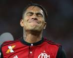 El ícono del fútbol peruano no podría jugar el Mundial de Rusia 2018. FOTO EFE.