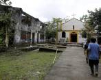 La prensa no tuvo acceso al acto de perdón de las Farc a Bojayá. La Guardia Indígena custodió el lugar. FOTO Juan Antonio sánchez