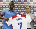 Adrián Ramos jugará hasta el 30 de junio de 2017 con el Granada. FOTO Tomada de Twitter @GranadaCdeF
