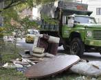Los habitantes del sector tampoco contribuyen con el aseo y dejan basuras y desechos en las calles, andenes, parques y esquinas.