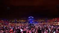 La noche tuvo hasta tiempo para un mensaje de J Balvin para todas las personas que hacen parte de las marchas del paro nacional y pidió un minuto de silencio por las víctimas que han resultado tras estas manifestaciones. Este fue el momento más registrado en redes sociales. FOTO CARLOS VELÁSQUEZ