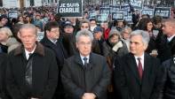 El canciller del país, Werner Faymann; el presidente Heinz Fischer, y representantes de todas las comunidades religiosas asistieron a una concentración repleta de carteles con el lema “Je suis Charlie” y mensajes como “Por la paz y la tolerancia” y en la que el coro de la Ópera Estatal de Viena interpretó varias piezas y se leyeron pasajes literarios de inspiración pacifista y europeísta. FOTO AP