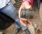 La comunidad mostró la vainilla de una granada de fusil o MGL. FOTO CORTESÍA