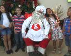 Cuatro niños corcharon a Papá Noel