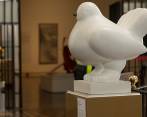 La paloma de la paz, de Fernando Botero, esta en el Museo Nacional, para disfrute de todos. Foto Colprensa