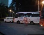 En este bus se registró el primer homicidio del jueves. FOTO CORTESÍA GUARDIANES DE ANTIOQUIA