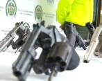 Siete armas de fuego tenían en su poder los dos presuntos integrantes del ‘clan del Golfo’ capturados en Frontino. FOTO CORTESÍA