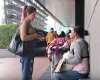 Captura del video donde Kika Nieto ayuda a una familia venezolana. Foto: Youtube Kika Nieto