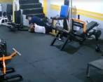 La agresión se dio al interior de un gimnasio ubicado en el barrio Montañita. FOTO PANTALLAZO DE VIDEO DE FACEBOOK