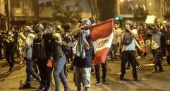 Las recientes protestas en Perú dejaron un centenar de heridos. FOTO: EFE