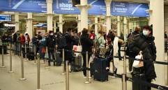 Una nueva cepa del virus covid-19 detectada en Londres obliga a los países de Europa a adoptar medidas de urgencia. FOTO AGENCIA EFE