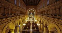 Si bien en la Catedral Metropolitana no hay feligreses, el llamado de la Iglesia se hace por otros canales: dejar el egoísmo y ser solidarios. FOTO manuel saldarriaga