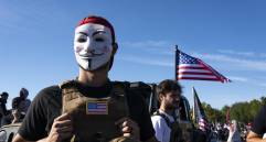 El enfrentamiento se produjo horas después de que Trump atacara a las autoridades de Portland por Twitter. FOTO: AFP