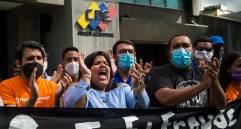 La oposición de Venezuela considera que las elecciones legislativas de este domingo seis de diciembre son un fraude. FOTO AFP