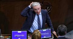 Álvaro Uribe dejó su participación en el Senado con siete proyectos radicados para el actual periodo. Su reemplazo llegó el pasado miércoles cuando tomó posesión Milla Romero. FOTO Colprensa