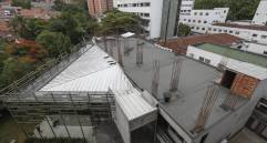 Desde esta semana Envigado empezó a construir en su hospital público ESE Manuel Uribe Ángel, una nueva torre hospitalaria con 60 habitaciones para 120 camas. FOTO MANUEL SALDARRIAGA