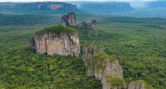 Chiribiquete: la maloka cósmica de los hombres jaguar es un libro que recorre a través de historias y las imágenes este lugar de Colombia. FOTO CORTESÍA