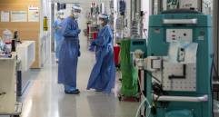 Mejorar el rastreo de casos y contactos y acatar recomendaciones de lavado de manos, evitar aglomeraciones y usar tapabocas, claves ante el covid. FOTO Esteban Vanegas Londoño